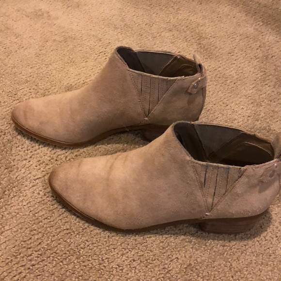 Marc Fisher suede booties - Picture 1 of 3